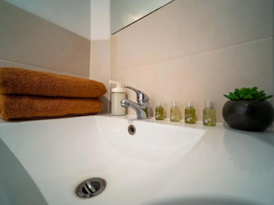 Appartement Tout Equipe 4 Couchages Belle De Mai Marseille France